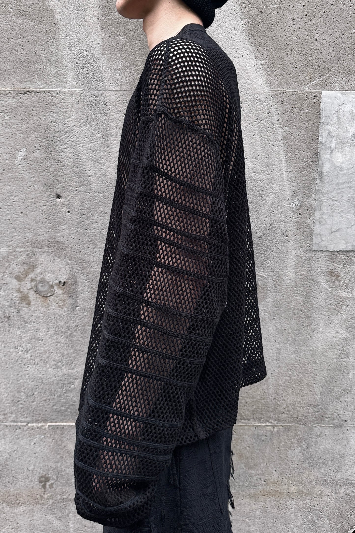 LOOSE SHADOW SLEEVE MESH PULLOVER