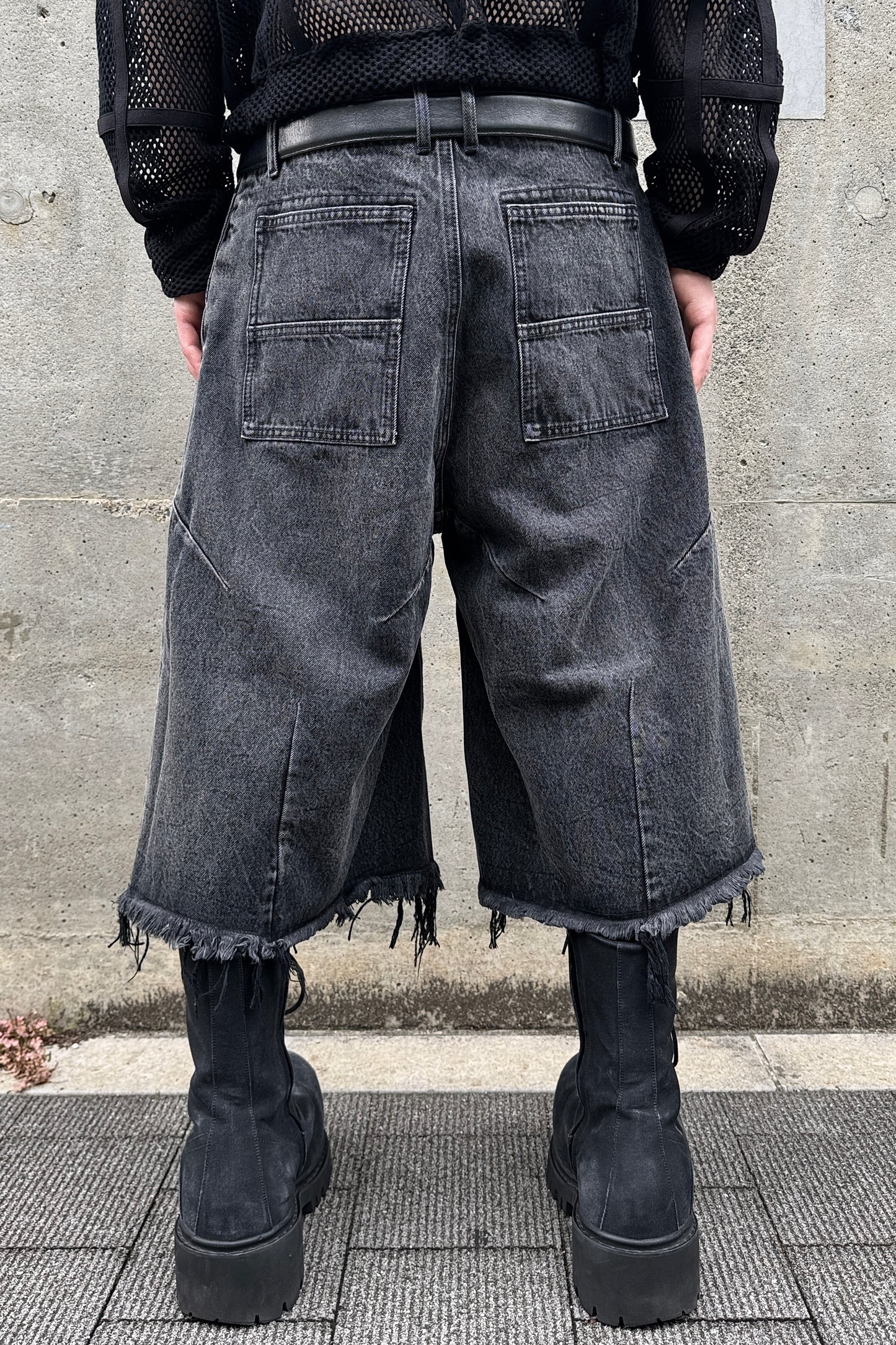 FRONT ZIP BAGGY SHORTS / BLACK