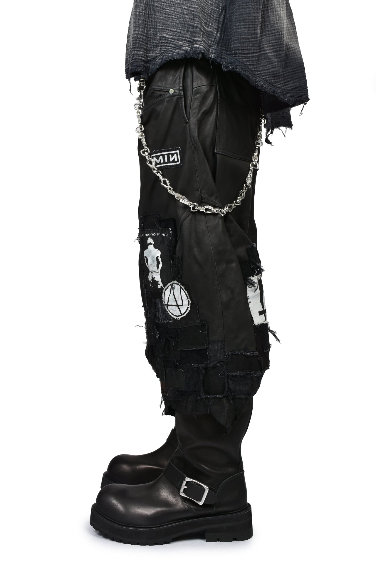 x MINUS CRUST LEATHER SHORTS / BLK