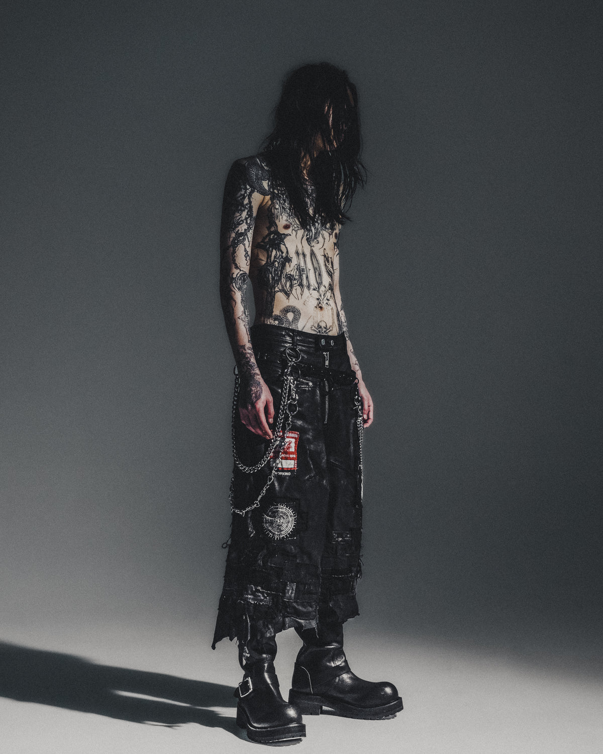 x MINUS CRUST LEATHER SHORTS / BLK
