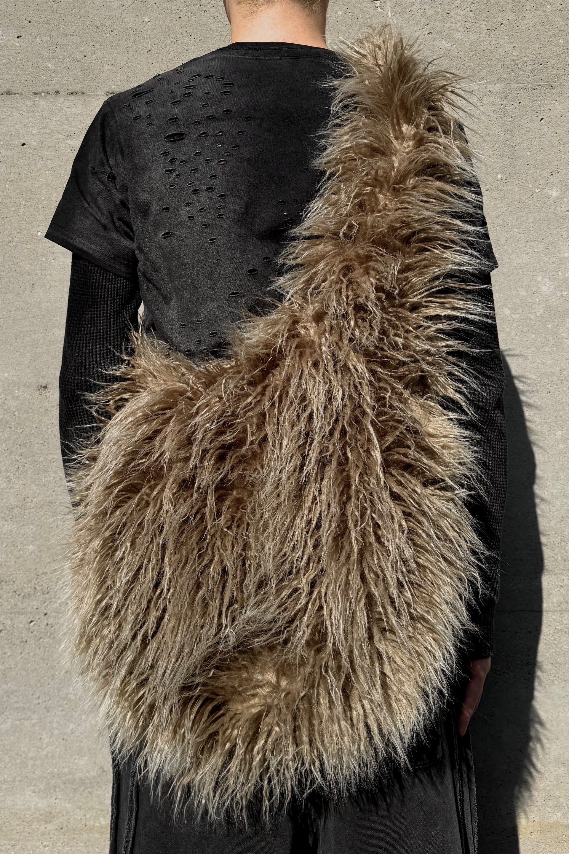 【FILTH】HAIRY FUR OVERSIZED SHOULDER BAG IMG_2223.heic?v=1732686287&