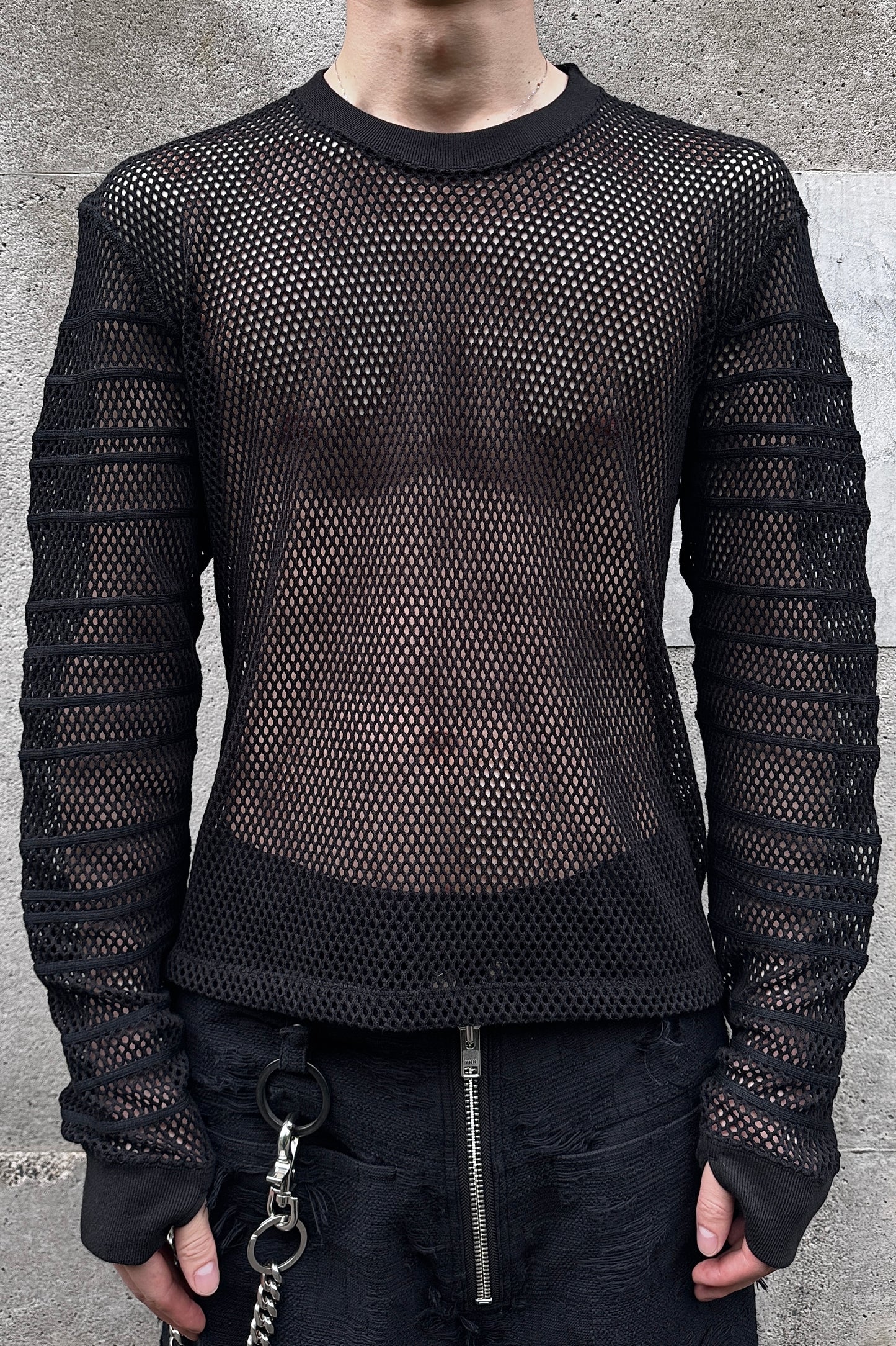FITTED SHADOW SLEEVE MESH PULLOVER