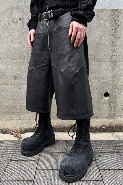 COW LEATHER BAGGY SHORTS